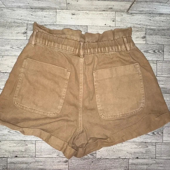 Forever 21 High wasted Tan shorts - Picture 2 of 5